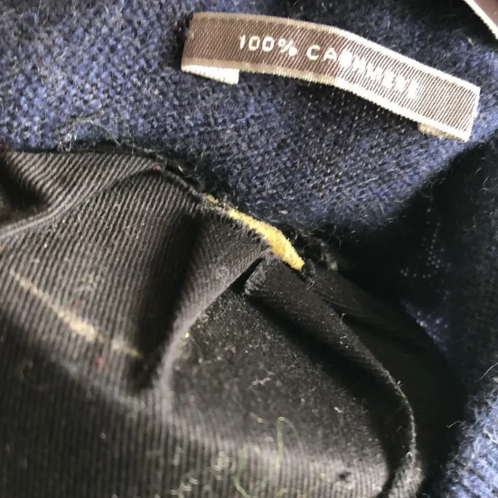 Vince V-Neck 💯Cashmere Sweater